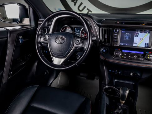Used 2016 Toyota RAV4 SE w/ Advanced Technology Package FWD image 7
