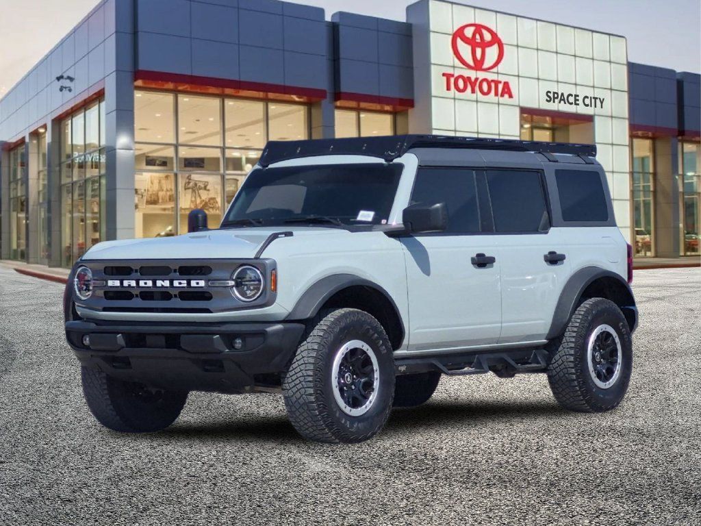 Used 2024 Ford Bronco Big Bend w/ Sasquatch Package AWD/4WD image 2