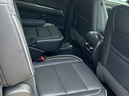 Used 2024 GMC Acadia Denali w/ Super Cruise Package AWD/4WD image 4