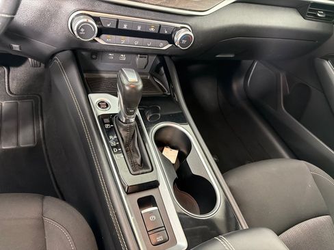 Used 2023 Nissan Altima 2.5 SV w/ SV Premium Package FWD image 17
