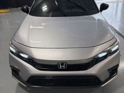 Used 2023 Honda Civic Sport image 8