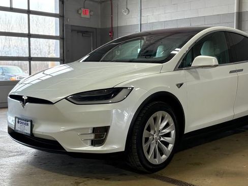 Used 2017 Tesla Model X 100D image 6