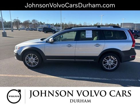 Used 2016 Volvo XC70 T5 Platinum w/ Protection Package image 11