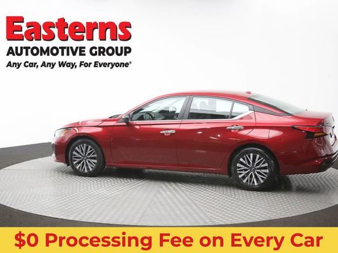 Used 2025 Nissan Altima 2.5 SV FWD image 61