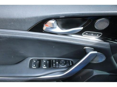 Used 2019 Kia Stinger Premium image 18