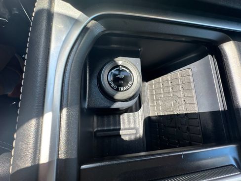 Used 2025 Ford Expedition Platinum AWD/4WD image 37