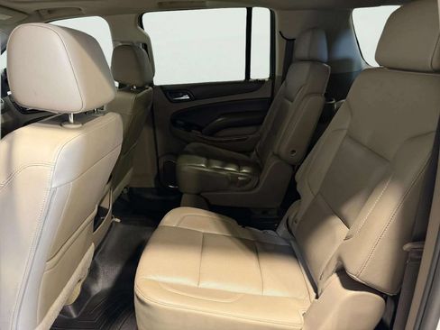 Used 2018 Chevrolet Suburban Premier AWD/4WD image 17