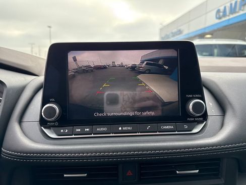 Used 2023 Nissan Rogue SV image 24