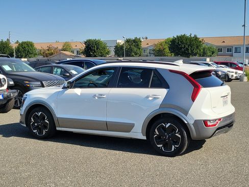 Used 2023 Kia Niro Wave FWD image 28