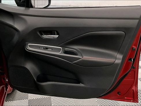 New 2025 Nissan Versa SR w/ Trunk Package FWD image 33