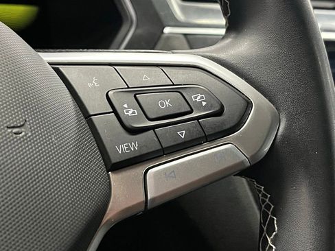 Certified 2023 Volkswagen Tiguan SE R-Line FWD image 26