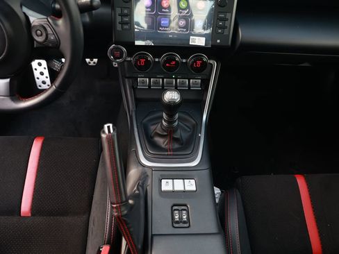 Used 2024 Subaru BRZ Limited RWD image 30