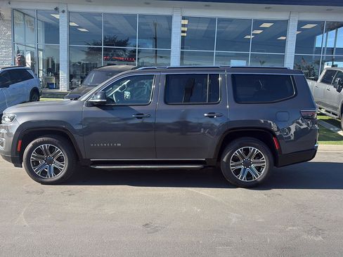 Used 2024 Jeep Wagoneer Series II image 6