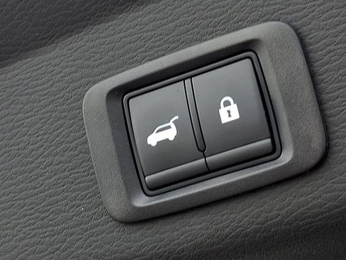 Used 2025 Mitsubishi Outlander SE AWD/4WD image 31