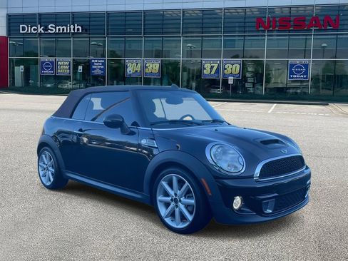 Used 2015 MINI Cooper S image 1