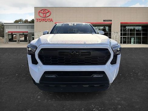 Certified 2026 Toyota Tacoma TRD Off-Road AWD/4WD image 2