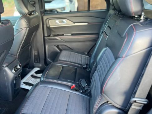 Used 2025 Ford Explorer ST-Line w/ ST-Line Street Pack AWD/4WD image 12