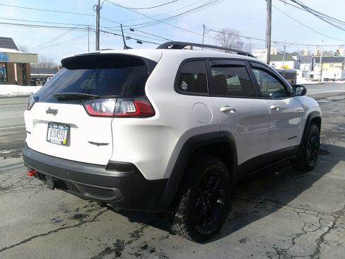 Used 2021 Jeep Cherokee Trailhawk w/ Premium Leather Package image 5