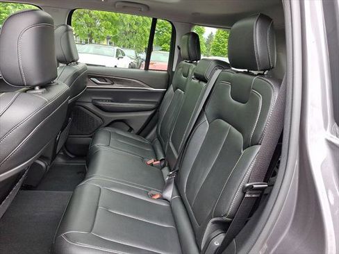 Certified 2024 Jeep Grand Cherokee Limited w/ Black Appearance Package AWD/4WD image 20