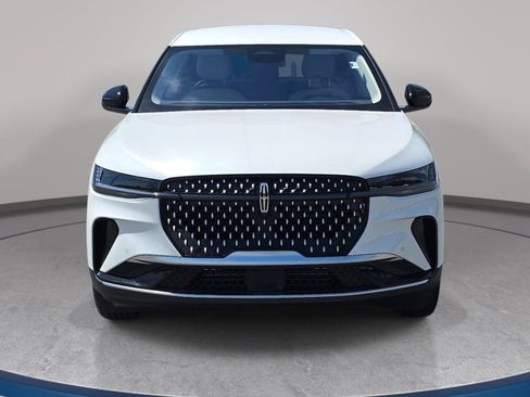 New 2026 Lincoln Nautilus Premier AWD/4WD image 2
