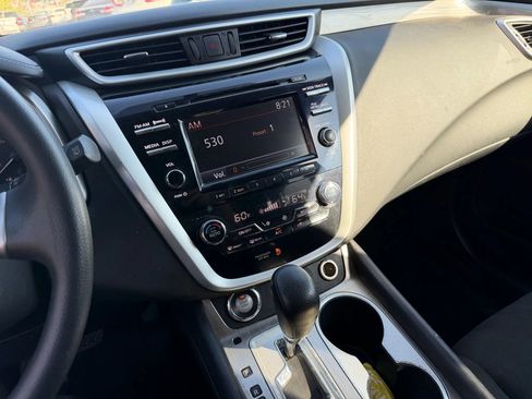 Used 2017 Nissan Murano S image 18