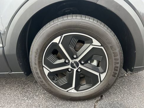 Used 2023 Kia Niro EX image 34