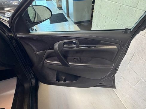 Used 2017 Buick Enclave Leather FWD image 23