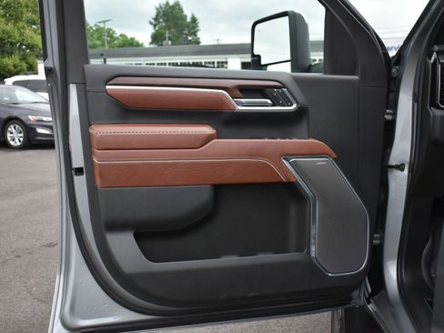 Used 2025 GMC Sierra 2500 Denali Ultimate AWD/4WD image 12