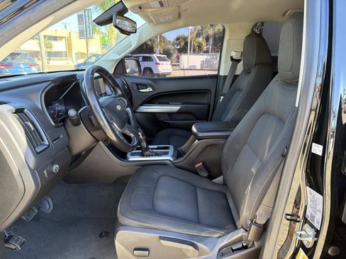 Used 2022 Chevrolet Colorado LT w/ LT Convenience Package image 18