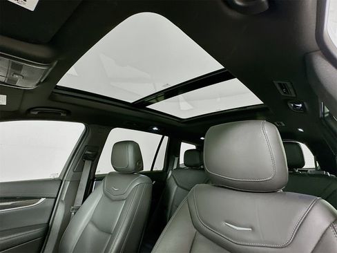 Used 2023 Cadillac XT6 Sport w/ Technology Package image 24