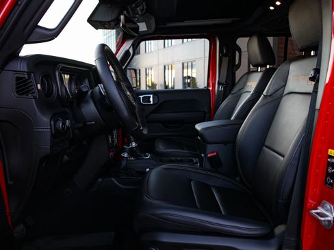 Used 2025 Jeep Wrangler Unlimited Rubicon 392 image 27