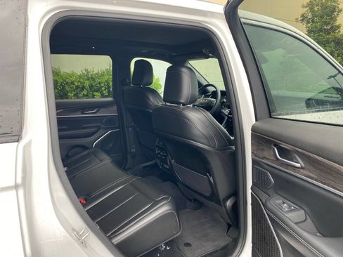 Used 2024 Jeep Grand Cherokee Limited 4xe AWD/4WD image 12