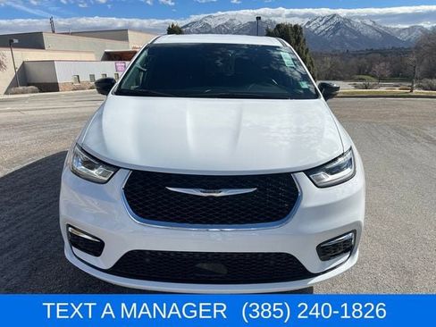 New 2026 Chrysler Pacifica Select image 8