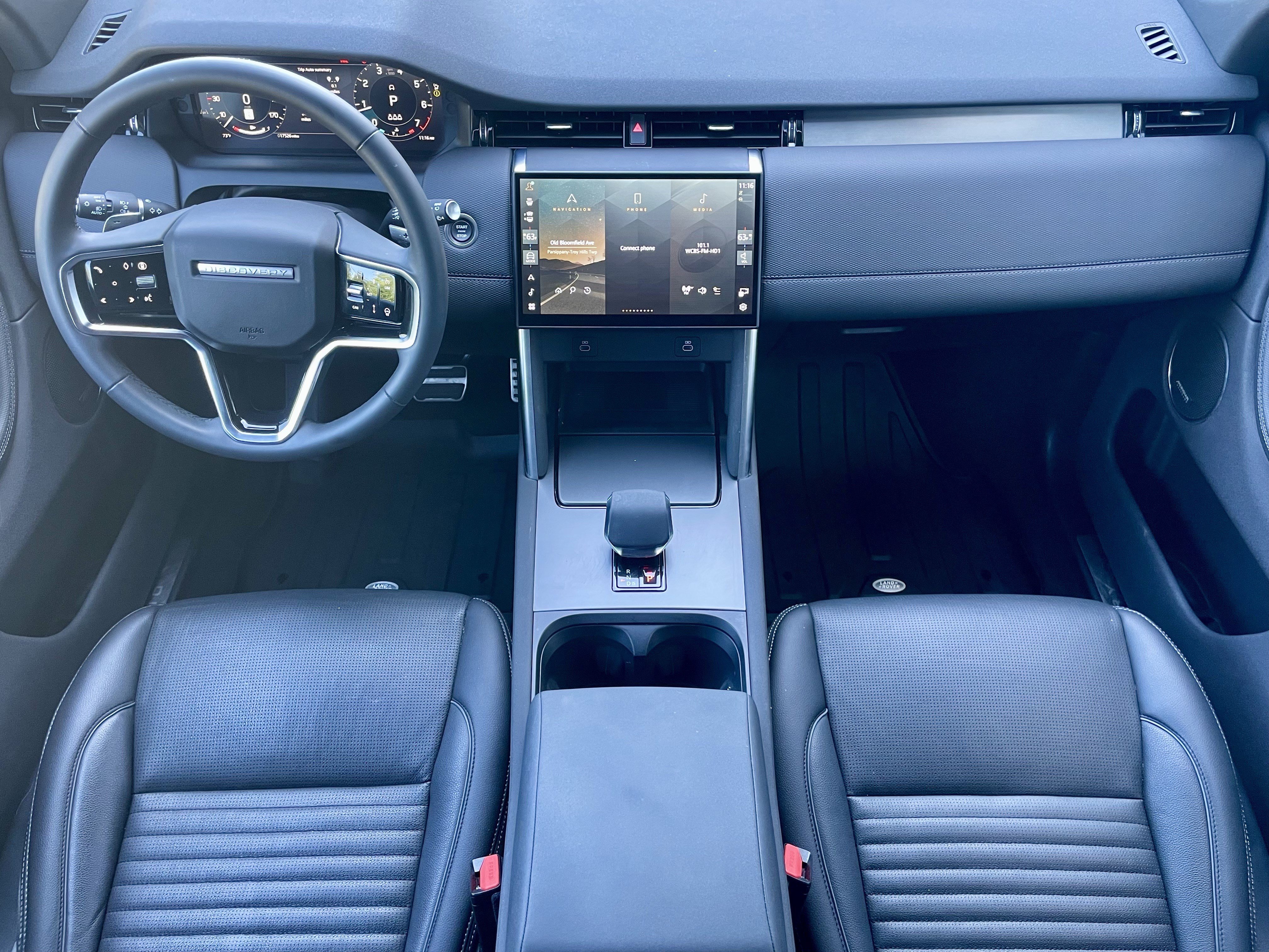 Certified 2025 Land Rover Discovery Sport Dynamic SE AWD/4WD image 16