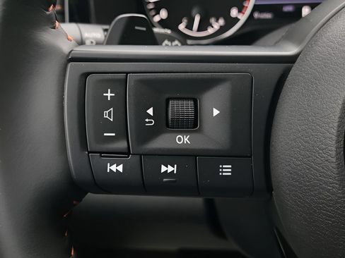 Used 2025 Nissan Pathfinder Rock Creek AWD/4WD image 21