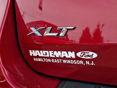 Used 2022 Ford Explorer XLT w/ Equipment Group 202A image 29