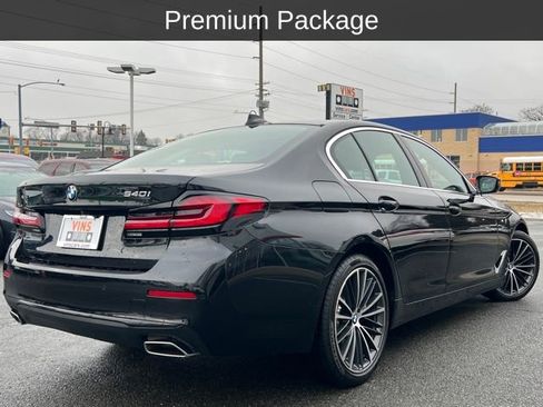 Used 2023 BMW 540i xDrive w/ Premium Package image 5