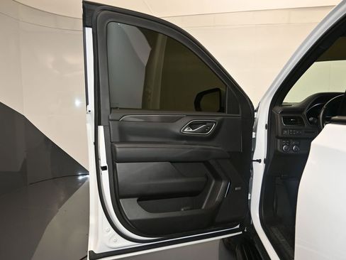 Used 2022 Chevrolet Tahoe RST w/ Luxury Package AWD/4WD image 10