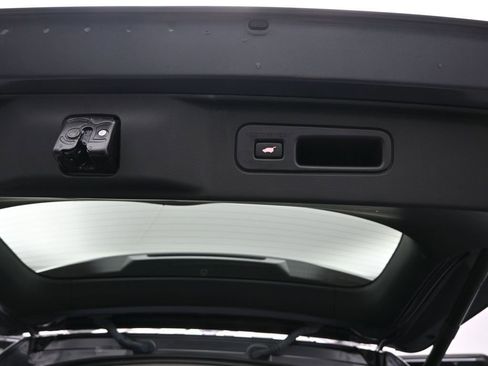 Certified 2023 Honda Pilot Touring image 32