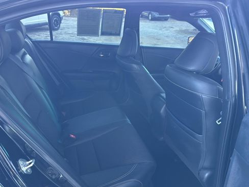 Used 2017 Honda Accord Sport image 11