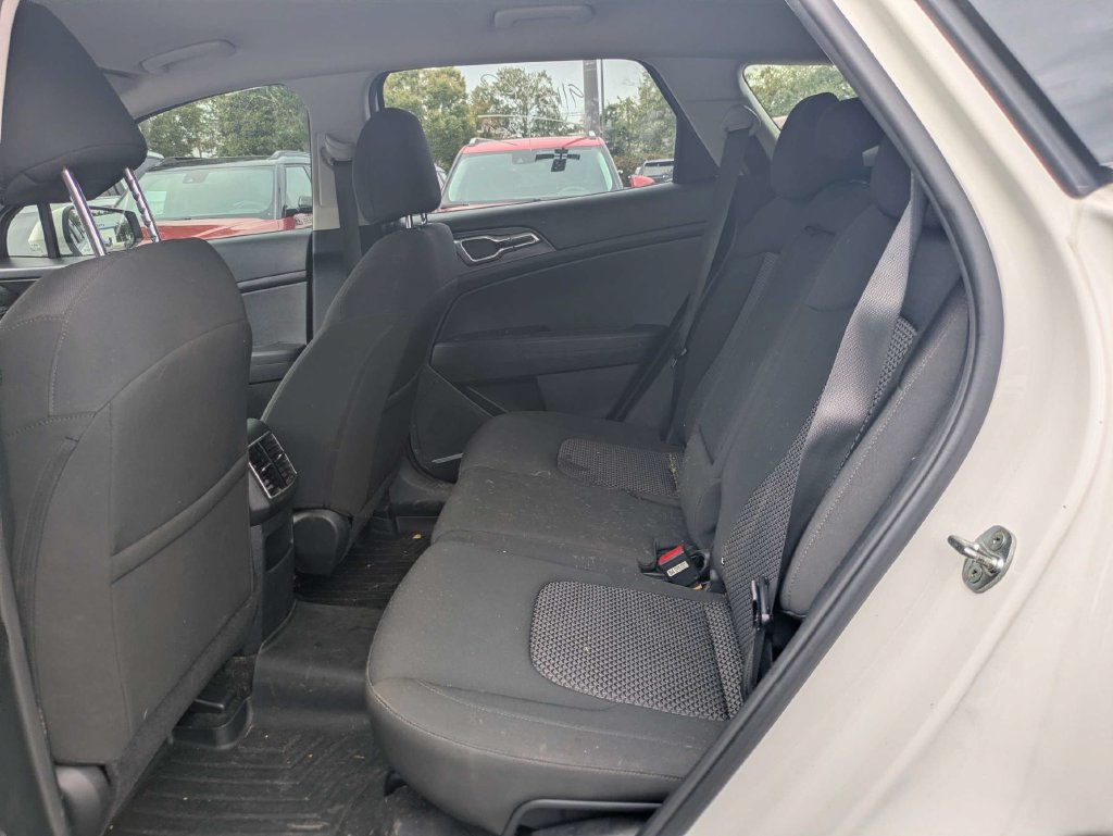 Used 2025 Kia Sportage LX FWD image 14