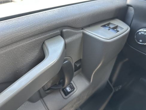 Used 2019 Chevrolet Express 2500 w/ Driver Convenience Package image 15