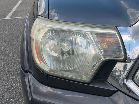 Used 2014 Toyota Tacoma PreRunner w/ SR5 Package image 10