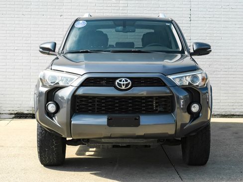 Used 2018 Toyota 4Runner SR5 Premium AWD/4WD image 5