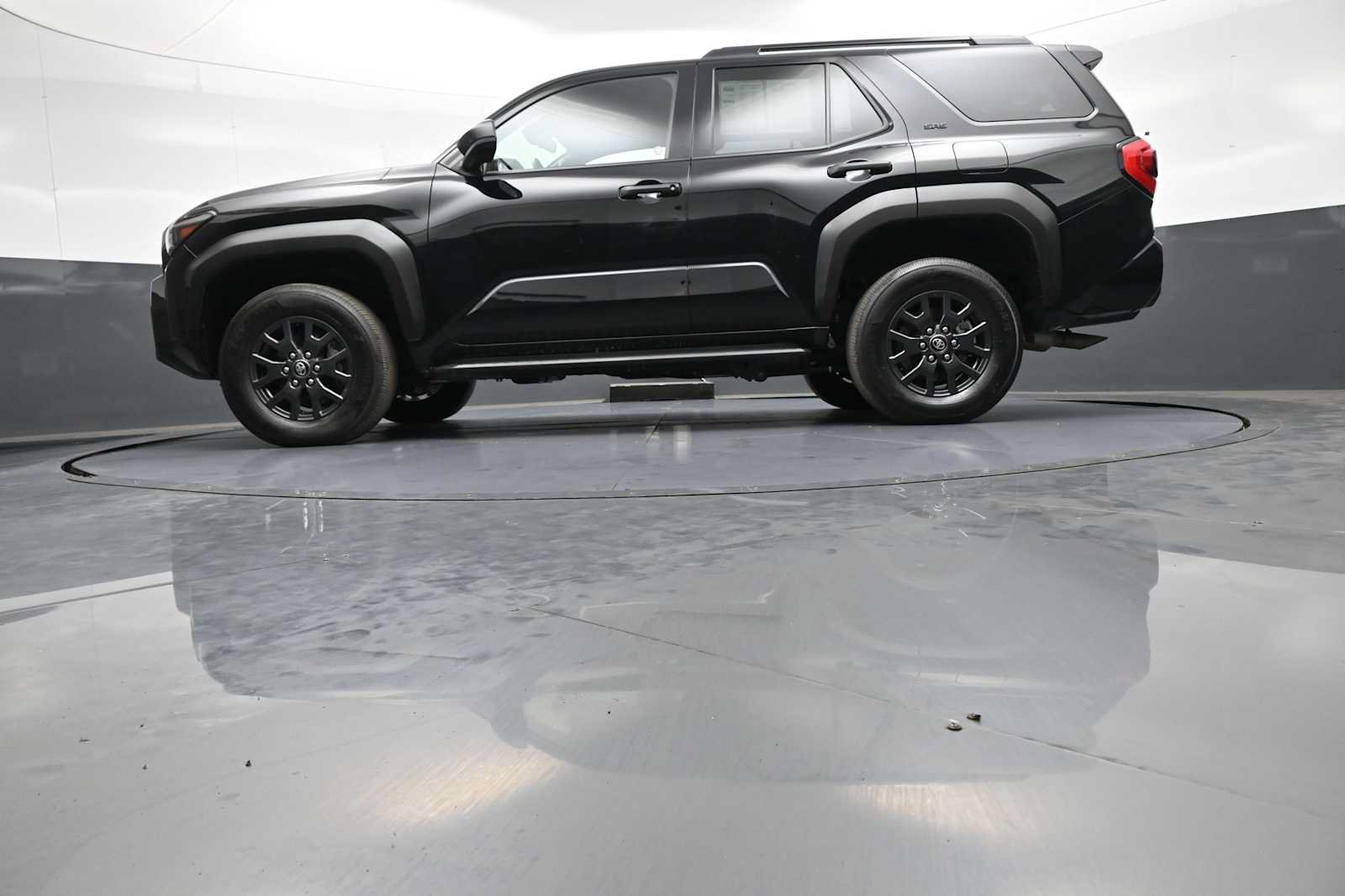 Certified 2025 Toyota 4Runner SR5 AWD/4WD image 32