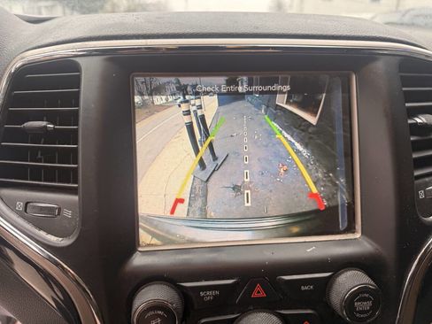 Used 2016 Jeep Grand Cherokee Laredo 75th Anniversary image 20