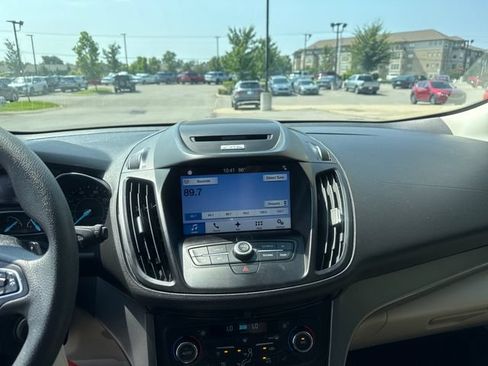 Used 2017 Ford Escape SE w/ Equipment Group 201A FWD image 14