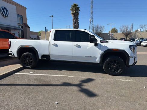 Used 2024 GMC Sierra 2500 AT4 w/ AT4 Premium Plus Package image 3
