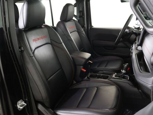 Used 2024 Jeep Wrangler Unlimited Rubicon AWD/4WD image 30