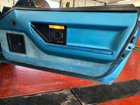 Used 1987 Chevrolet Corvette Convertible image 23